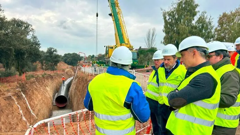 El consejero Novillo, durante su visita a Boadilla del Monte - Foto Comunidad de Madrid