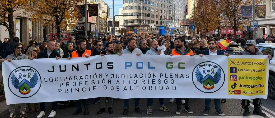 Manifestación Policias y Guardias Civiles - X @JuntosPolGc