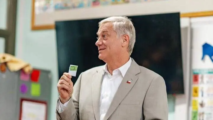 Jose Antonio Kast votando en las elecciones generales de Chile - Imagen de su cuenta oficial de X