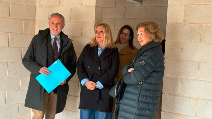 La Reina Do&ntilde;a Sof&iacute;a visita la obras del nuevo Centro de Bienestar Animal - Foto Ayuntamiento Torrelodones