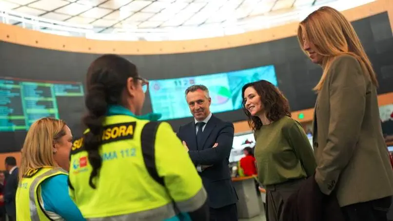 Isabel D&iacute;az Ayuso, durante su visita a la sede de la Agencia de Seguridad y Emergencias (ASEM 112) - Foto Comunidad de Madrid