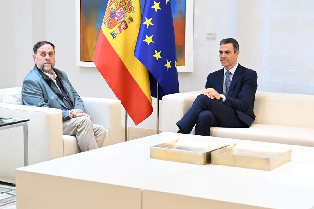 Pedro S&aacute;nchez y el l&iacute;der de ERC, Oriol Junqueras, reunidos en La Moncloa | Foto de Pool Moncloa/Borja Puig de la Bellacasa