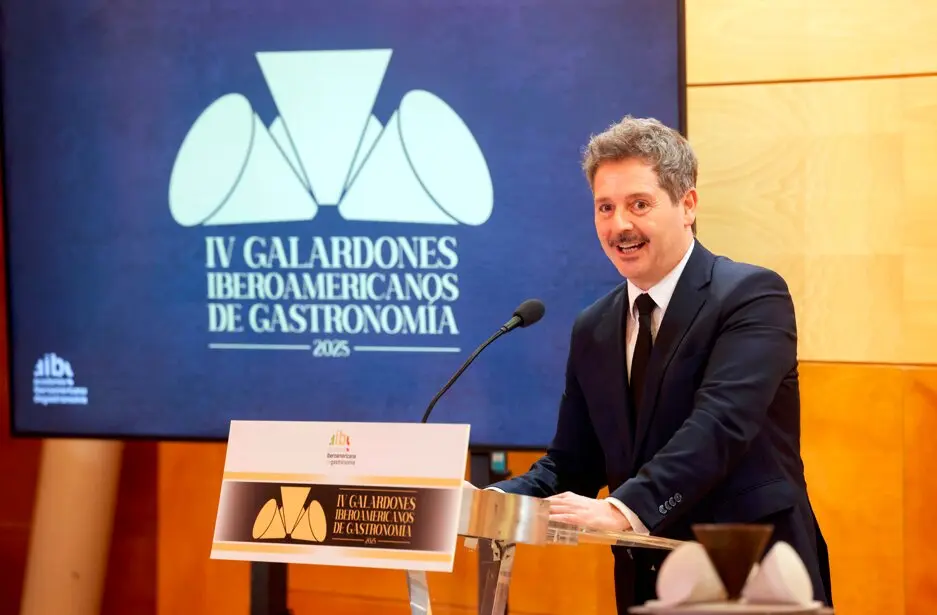 El consejero De Paco Serrano, en los IV Galardones Iberoamericanos de Gastronom&iacute;a - Foto Comunidad de Madrid