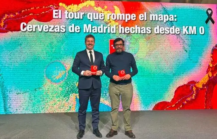 El consejero De Paco Serrano ha dado a conocer en FITUR esta iniciativa elaborada junto a la Asociaci&oacute;n de Cerveceras de Madrid - Foto Comunidad de Madrid
