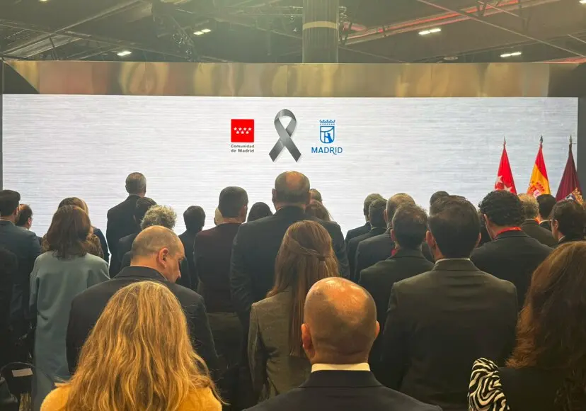 Minuto de silencio en Ifema v&iacute;ctimas Adamuz - Foto Servimedia