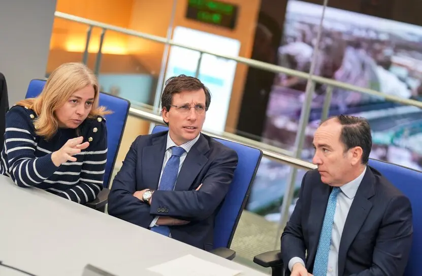 El alcalde en el Cisem con la vicealcaldesa y el delegado de Urbanismo - Foto de Ayuntamiento de Madrid/ Alejandro Olea