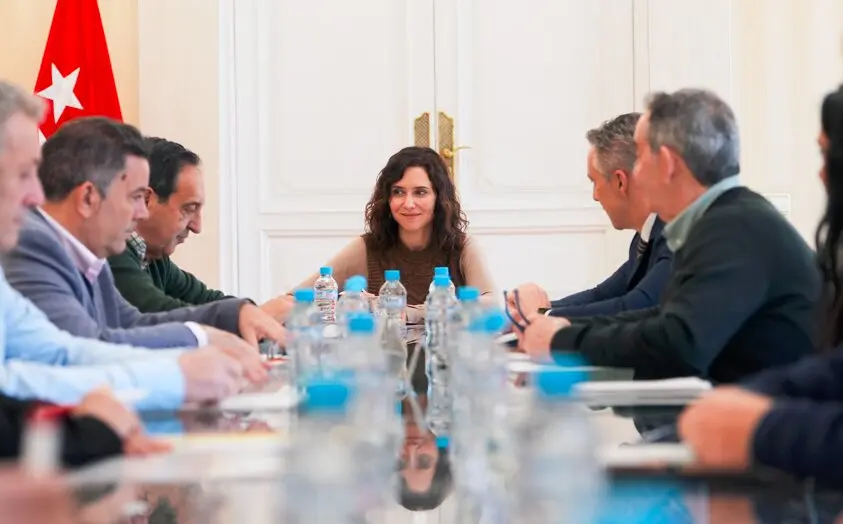 Isabel D&iacute;az Ayuso, reunida con los representantes de  las organizaciones agrarias regionales - Foto Comunidad de Madrid