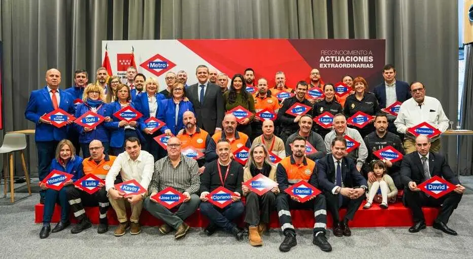 El consejero Rodrigo, en la XII edici&oacute;n de la
iniciativa H&eacute;roes de Metro - Foto Comunidad de Madrid