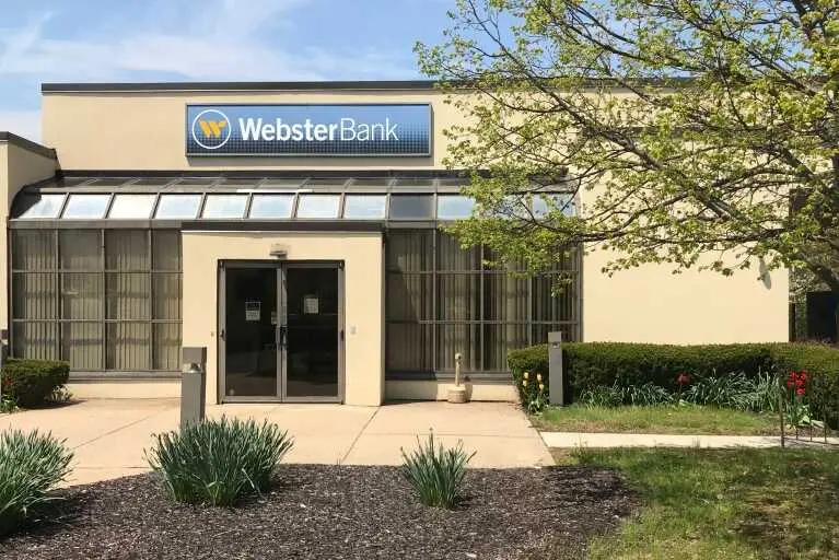 40-webster-square-road-berlin-ct-banking-center - Foto de Webster Bank