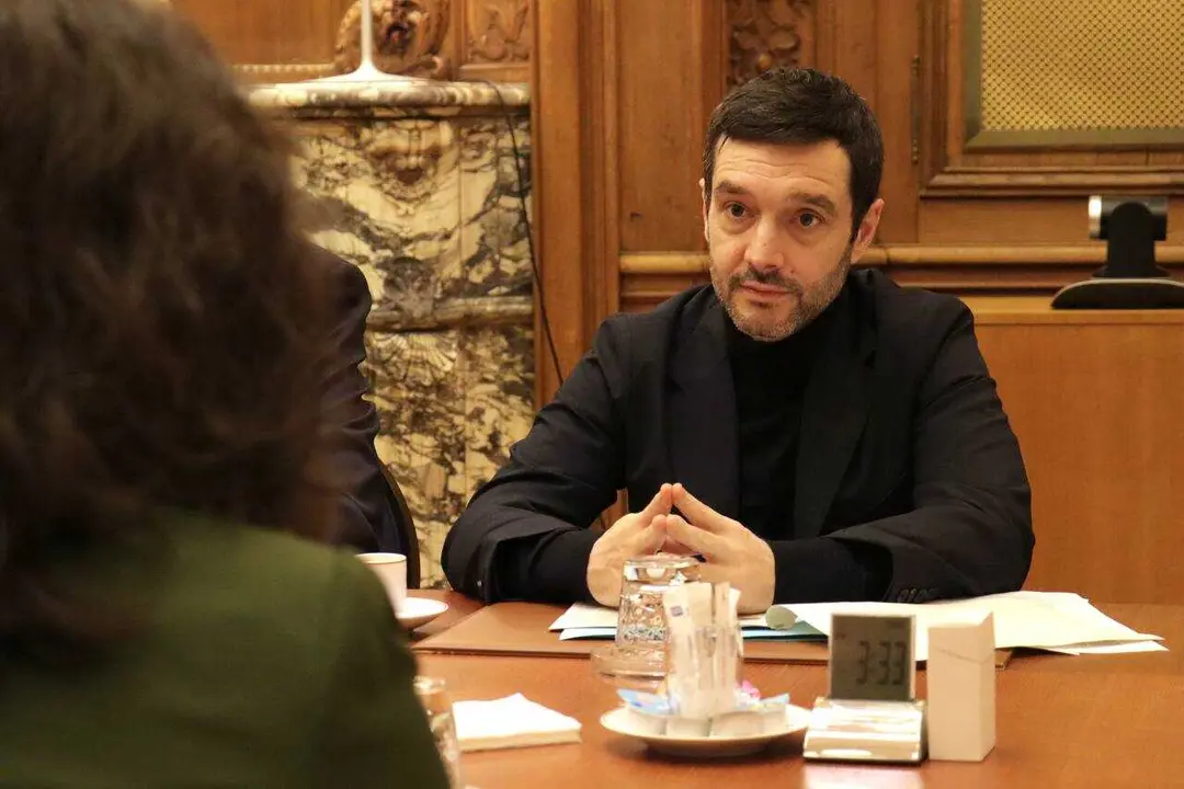 El ministro Pablo Bustinduy reunido en la OCDE en Par&iacute;s - Foto del Ministerio de Derechos Sociales, Consumo y Agenda 2030