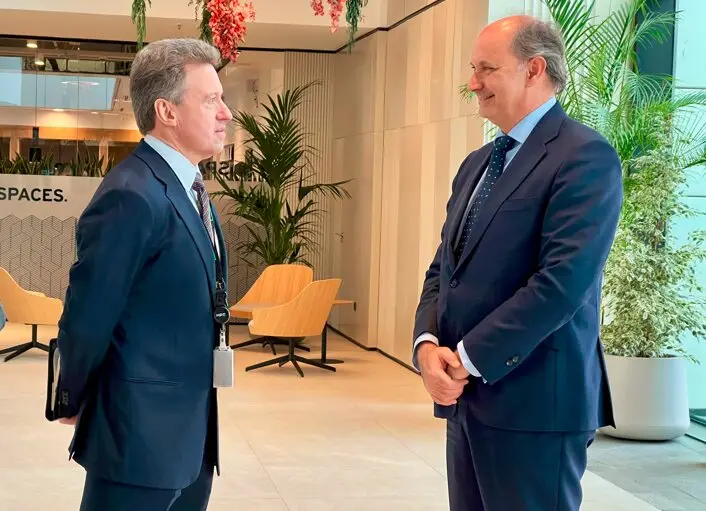 El consejero L&oacute;pez-Valverde, reunido con una delegaci&oacute;n de la multinacional estadounidense HPE - Foto Comunidad de Madrid