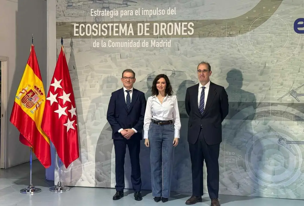 Ayuso durante la visita a Etrair - Foto de Servimedia