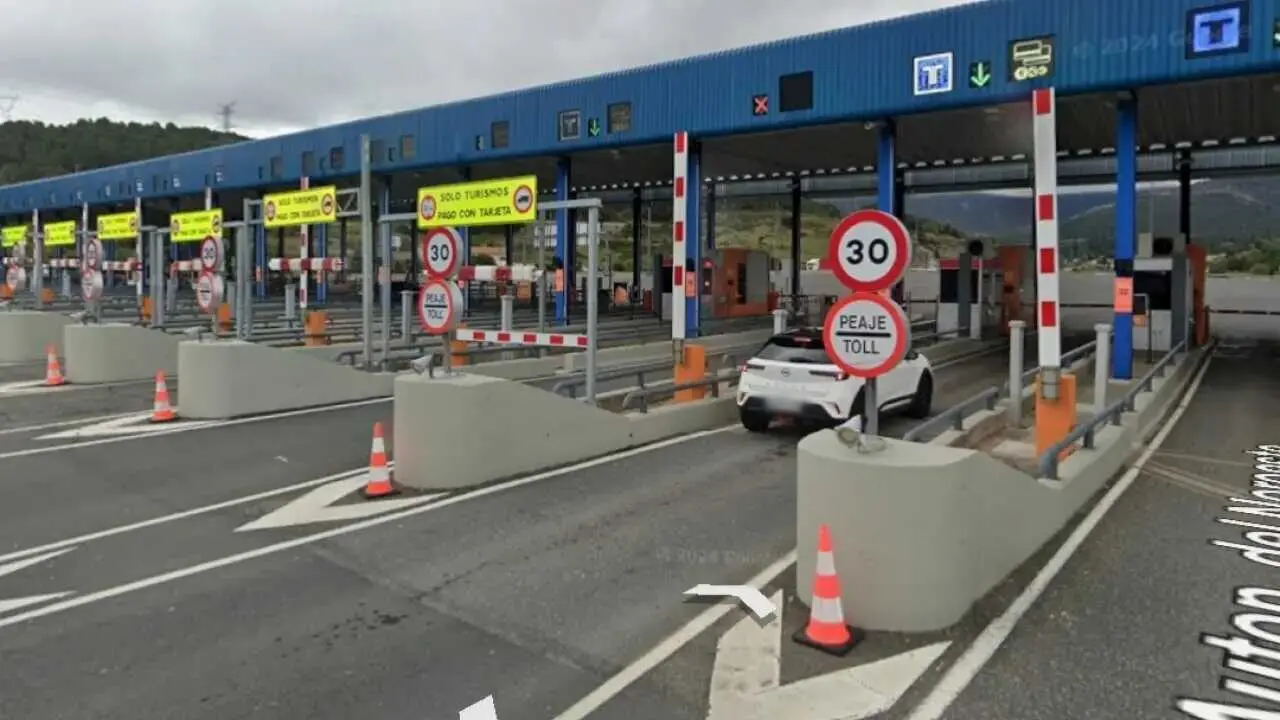 Peaje de la AP 6 - Google Maps