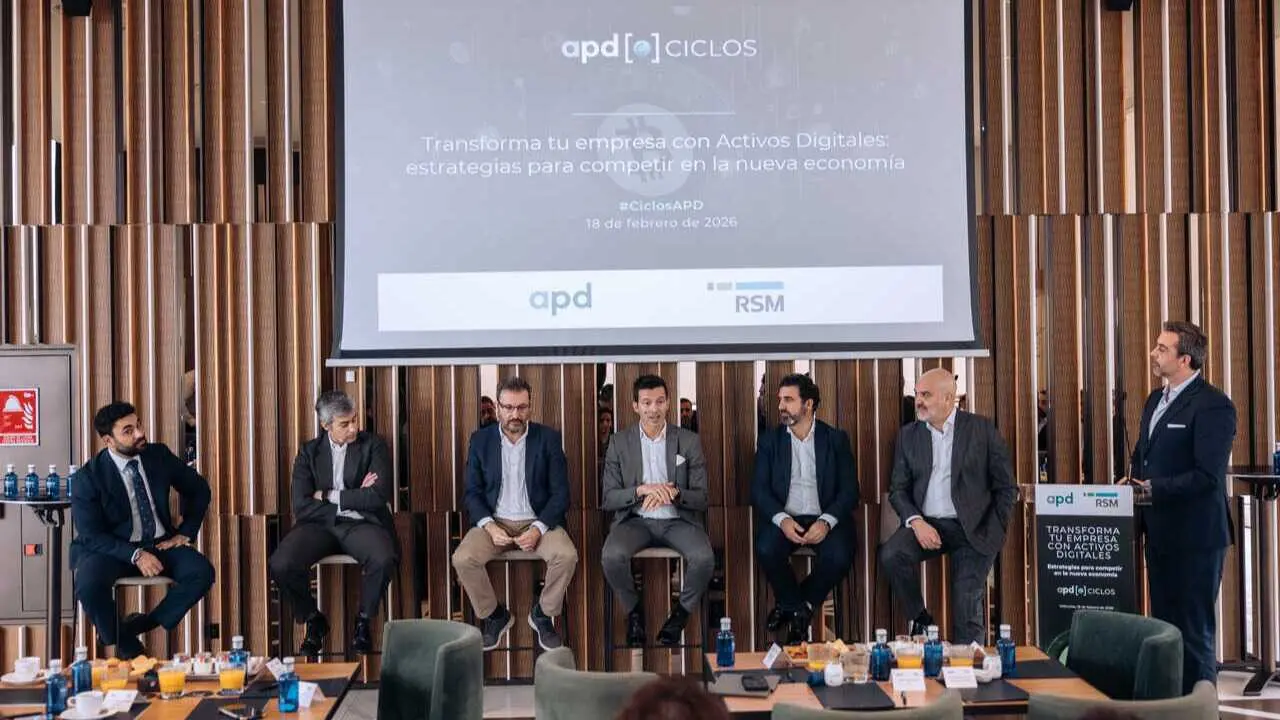 Pedro Sandoval (RSM), Javier Gispert (Reental), Carlos Fern&aacute;ndez (Tritemius), Abel Pe&ntilde;a, (Bit2Me), Miguel &Aacute;ngel Calero (ISBE), Vicente Dur&aacute;n (RSM) y Alejandro Santos (APD)- imagen: RSM