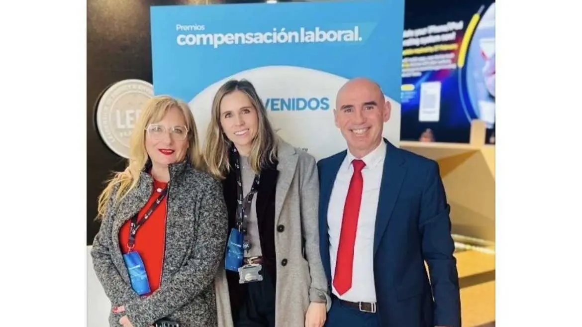 Foto de Jose Luis Martinez acompa&ntilde;ando a el proyecto ganador de  CaixaBank