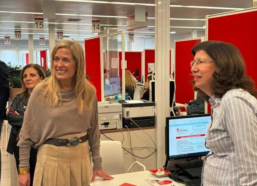 La consejera Albert, en la sede de Moratalaz - Foto Comunidad de Madrid