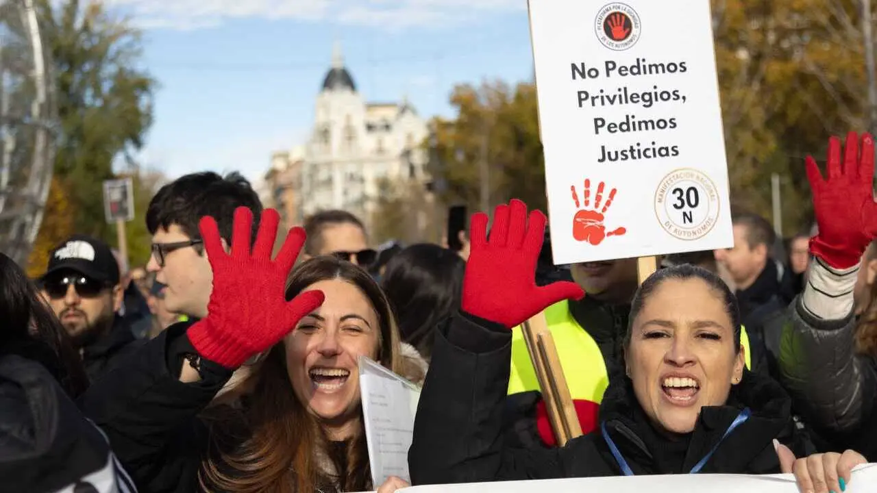 Protesta para defender a los trabajadores aut&oacute;nomos en Espa&ntilde;a - Foto de la plataforma 30N