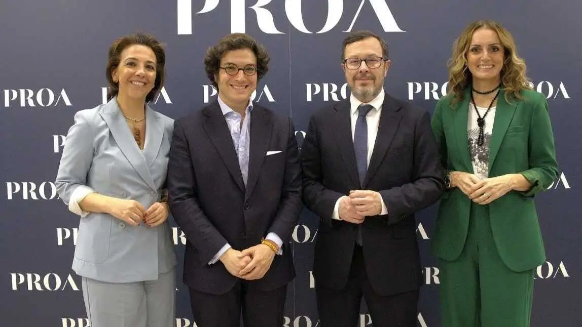 Luc&iacute;a Casanueva, Jos&eacute; Mar&iacute;a Figaredo, Jos&eacute; Antonio Fuster y Valvanuz Serna Ruiz - Foto de Proa Comunicaci&oacute;n