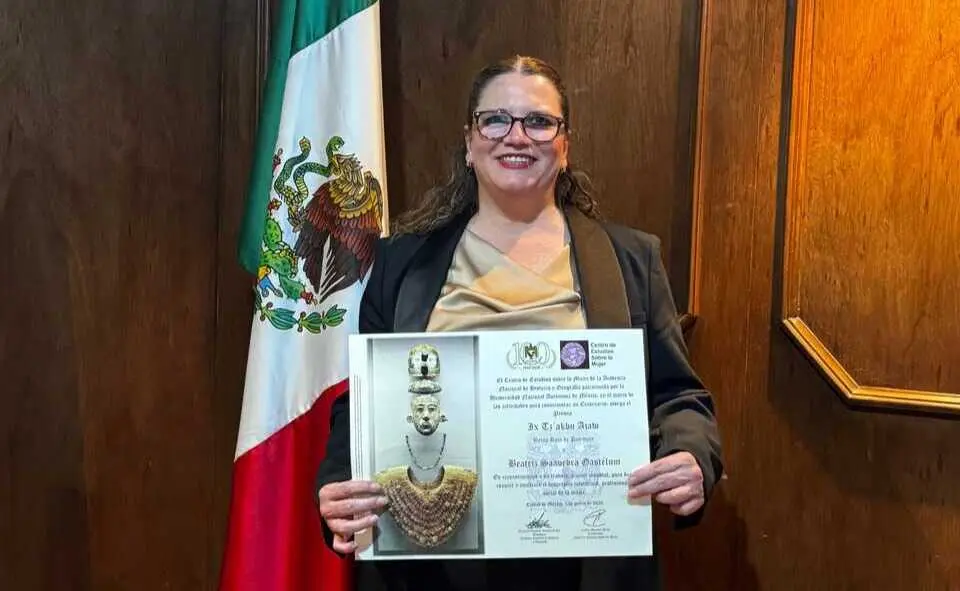 Beatriz Saavedra Gast&eacute;lum, Premio Reina Roja de Palenque