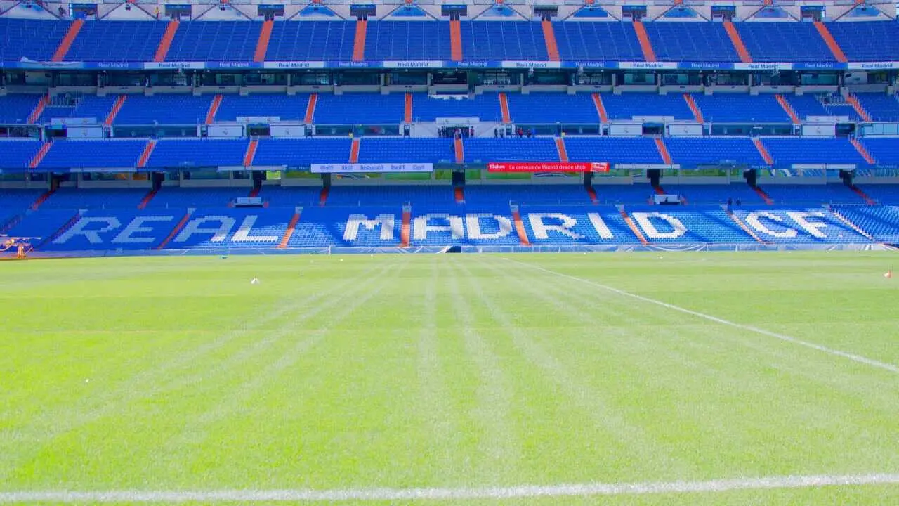 Estadio Santiago Bernab&eacute;u | Foto de 123RF/enriscapes