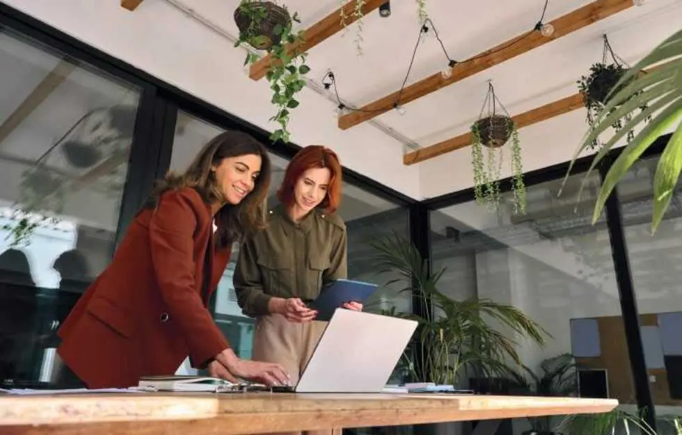 Mujeres en su lugar de trabajo - ClosinGap