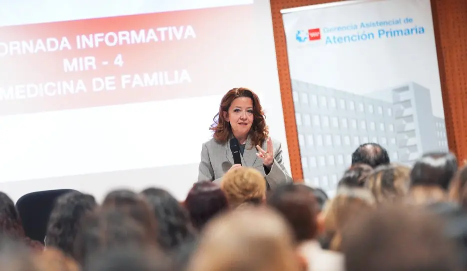 La consejera Matute ha inaugurado en el Centro de Salud Canal de Panam&aacute; de  la capital una jornada informativa dirigida a 225 MIR - Foto Comunidad de Madrid