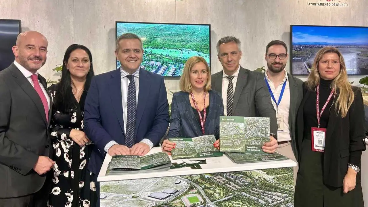 Rodrigo y Novillo en la feria Mipim - Foto de la Comunidad de Madrid