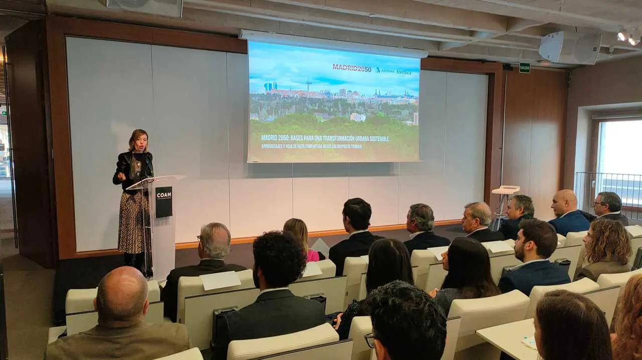 &Aacute;ngela Baldellou,  gerente del COAM