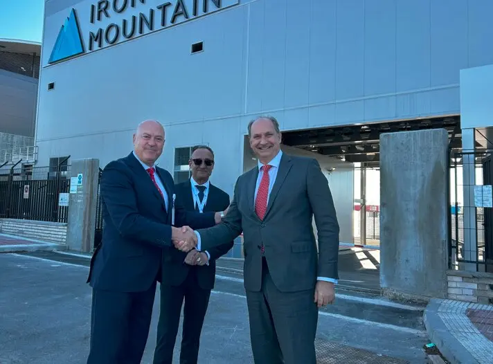 El consejero L&oacute;pez-Valverde ha conocido hoy en San Fernando de Henares la evoluci&oacute;n de los trabajos de este complejo - Foto Comunidad de Madrid