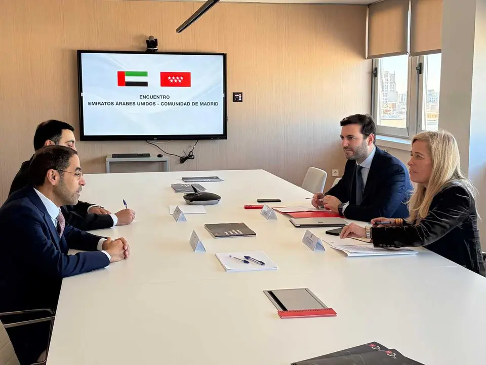 La consejera Albert, reunida con el embajador de EAU en Espa&ntilde;a, Saleh Ahmad Alsuwaidi - Foto Comunidad de Madrid