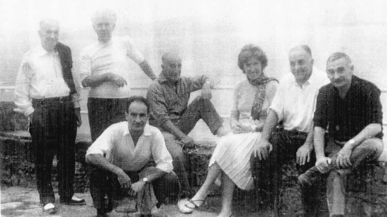 Con Gaspar Montes Iturrioz, Benjam&iacute;n Palencia, Eduardo Chillida, Luis Vallet, Manolo Montes y Jorge Oteiza.