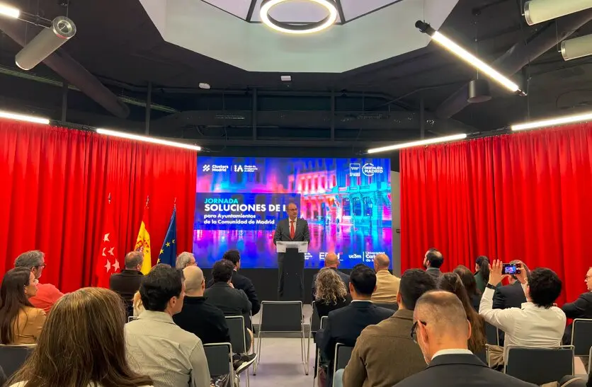 El consejero L&oacute;pez-Valverde ha inaugurado hoy, en el Centro Digitaliza  Madrid, esta jornada - Foto Comunidad de Madrid