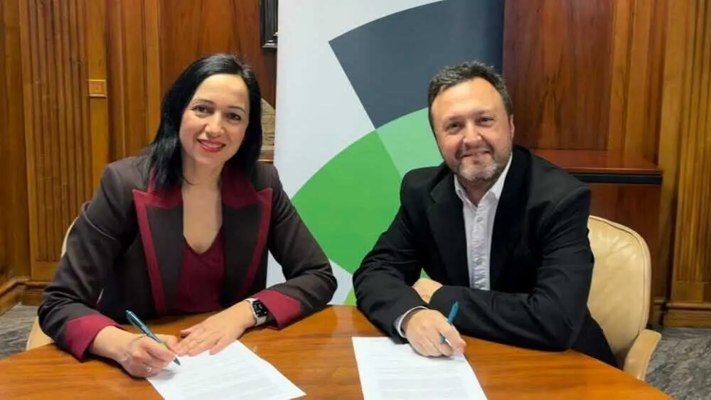 Unicaja y Volvemos.org firman un acuerdo para quienes deciden volver a trabajar a Espa&ntilde;a - Foto de Unicaja