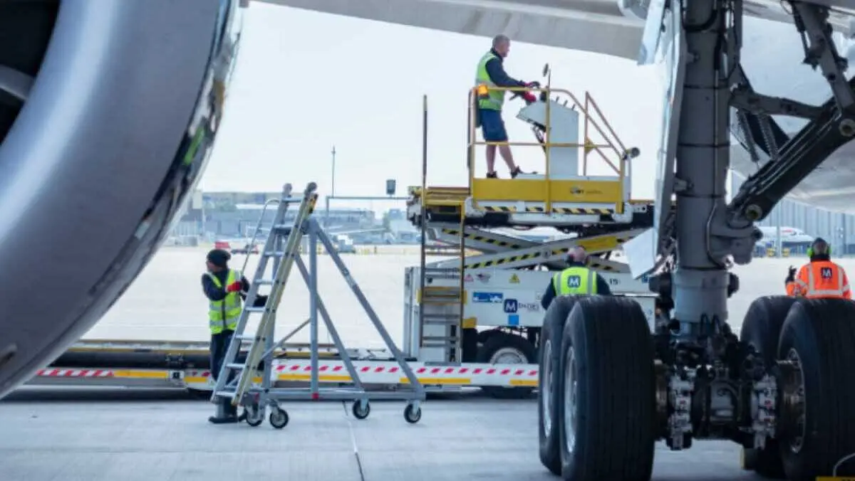 Desconvocada la huelga de Handling tras el acuerdo con UGT - Foto de Menzies Aviation