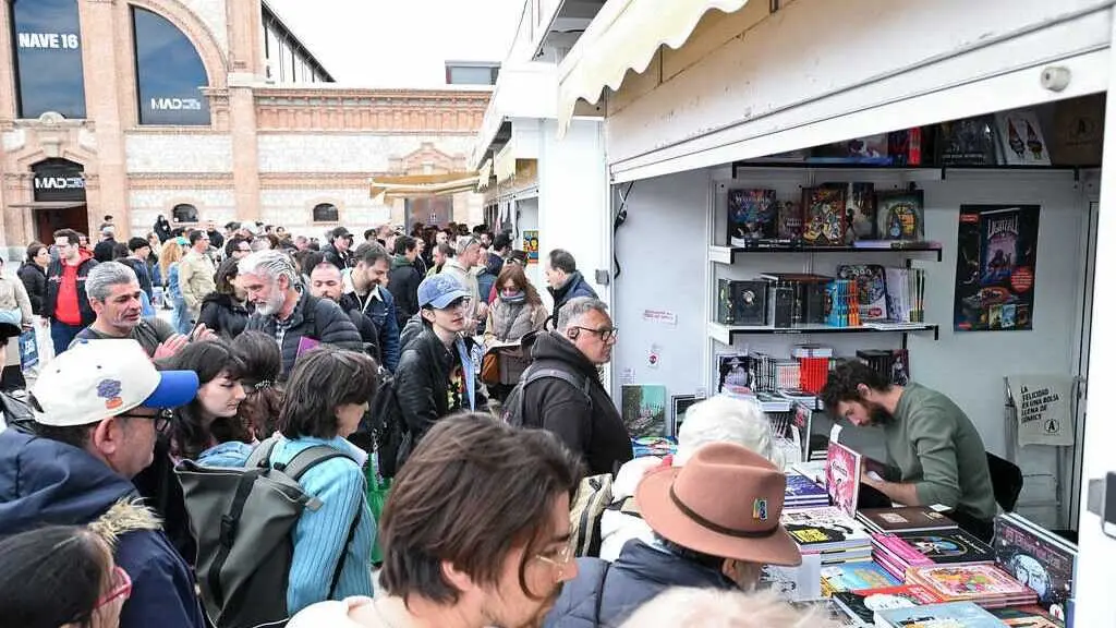Visitantes en la segunda edici&oacute;n de la Feria del C&oacute;mic de Madrid