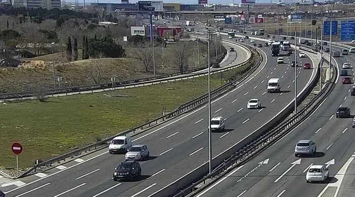 Autov&iacute;a con veh&iacute;culos | Foto de DGT