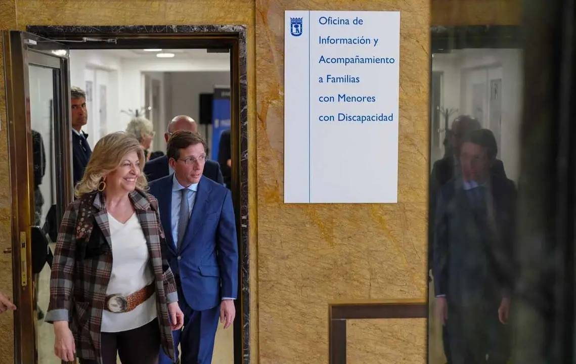 Almeida inaugura la Oficina de Informaci&oacute;n y Acompa&ntilde;amiento a Familias con Menores con Discapacidad - Foto Ayuntamiento de Madrid