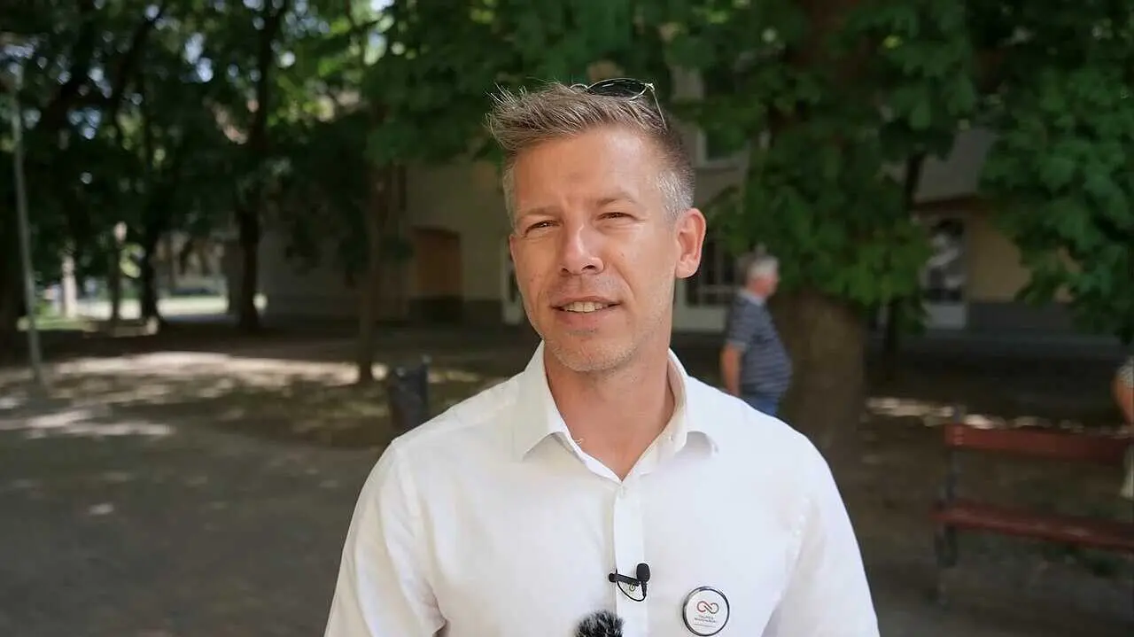 P&eacute;ter Magyar -Foto de archivo Wikipedia