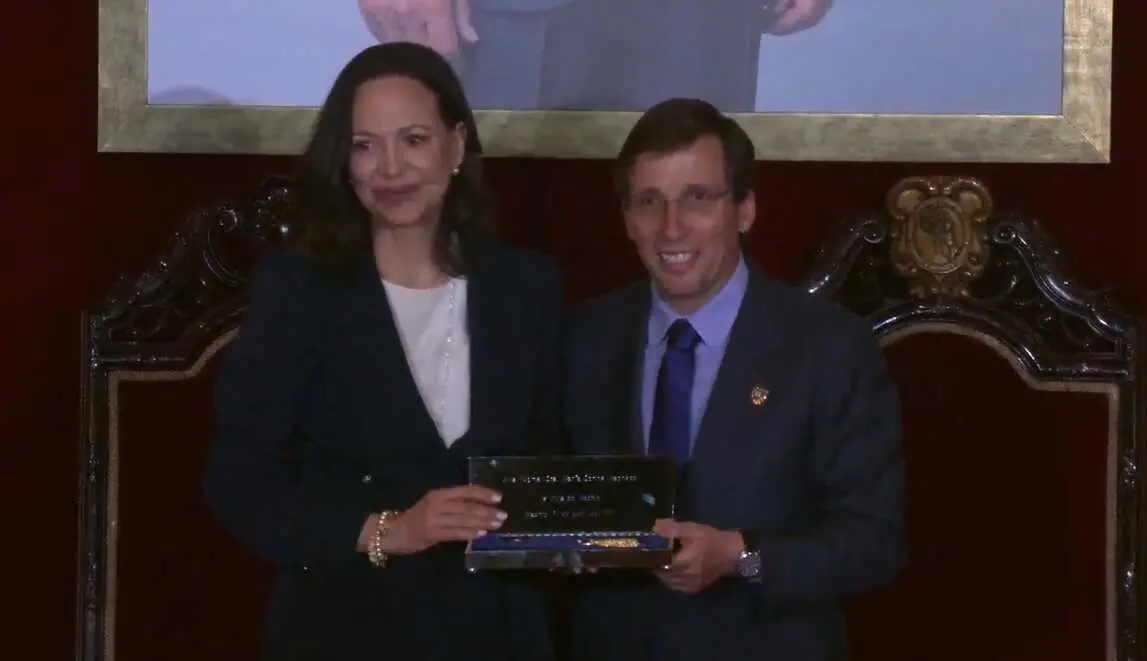 Almeida entrega la Llave de Oro de Madrid a Mar&iacute;a Corina Machado y reivindica su lucha por la libertad de Venezuela