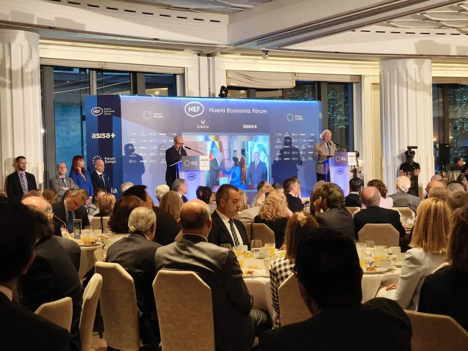 Jos&eacute; Luis Rodr&iacute;guez, presidente de Nueva Econom&iacute;a F&oacute;rum y Felipe Gonz&aacute;lez
