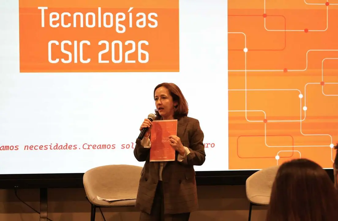 La presidenta del CSIC, Elo&iacute;sa del Pino, durante la presentaci&oacute;n del cat&aacute;logo / CSIC Catalu&ntilde;a