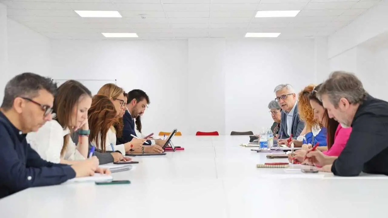 El PSOE de Madrid presiona para aplicar el Plan Estatal de Vivienda y acusa a Ayuso de bloquear soluciones