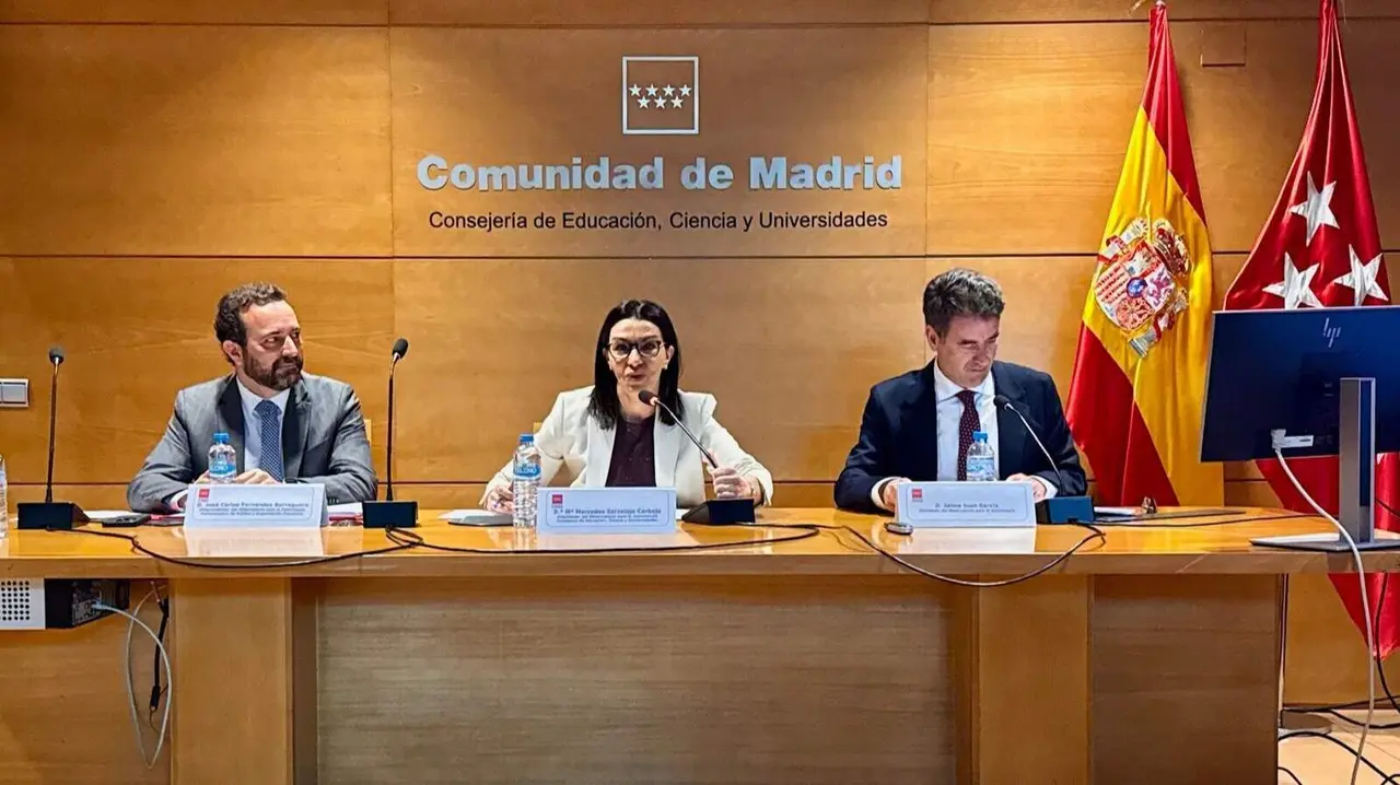 La consejera de Educaci&oacute;n, Ciencia y Universidades, presidiendo la reuni&oacute;n del Observatorio regional - Foto Comunidad de Madrid