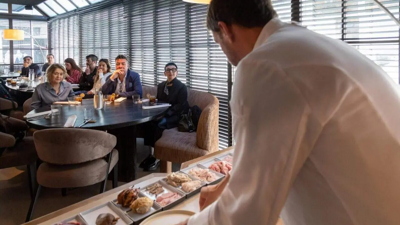 Javi Est&eacute;vez reinventa el bocadillo de entresijos para las Fiestas de San Isidro 2026
