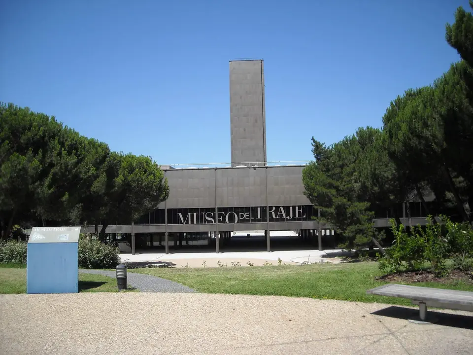 Museo del Traje - Wikipedia