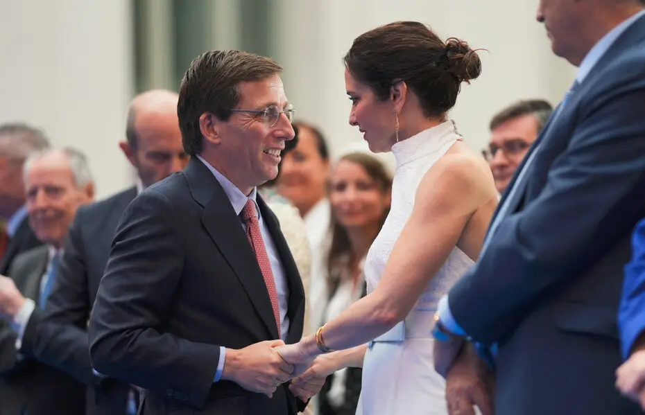 Ayuso, en la entrega de las Distinciones  Honor&iacute;ficas de la ciudad de Madrid en la festividad  de San Isidro - Foto Comunidad de Madrid