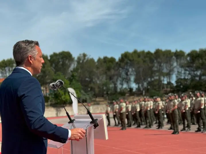 El consejero Novillo en la graduaci&oacute;n y entrega de diplomas en el Instituto de Formaci&oacute;n Integral en Seguridad y Emergencias - Foto Comunidad de Madrid
