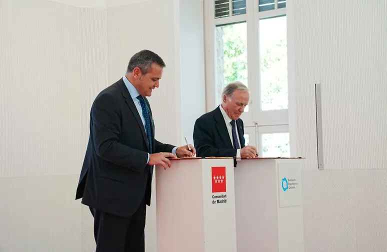 Firma del convenio con  la Asociaci&oacute;n Espa&ntilde;ola de Carreteras - Foto Comunidad de Madrid