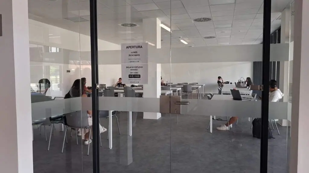 Nueva sala de estudio en el Centro Cultural y Biblioteca Benjam&iacute;n Palencia - Foto Ayuntamiento de Madrid