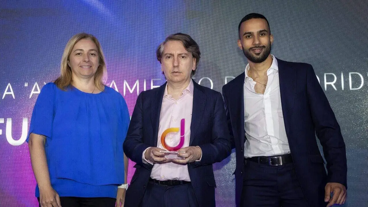 Sanz y Fern&aacute;ndez, en la entrega de los Premios Diversa 2026
